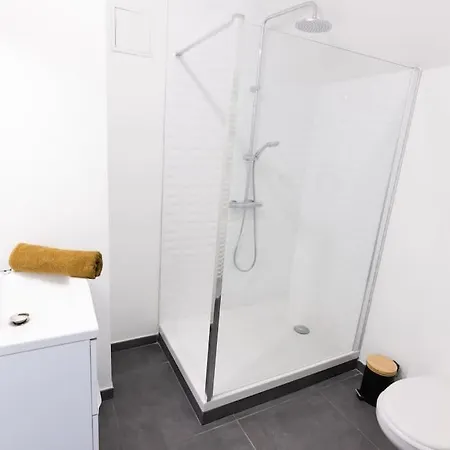 Stay Near The Magic 6 Persons Apartment, 1 -Minute Walk To Mulhouse Christmas Market! Exterior photo