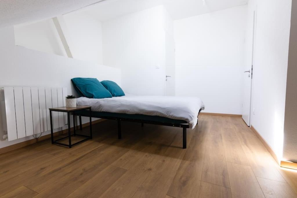 Near The Magic 6 Persons Apartment, 1 -minute Walk To Christmas Market! *