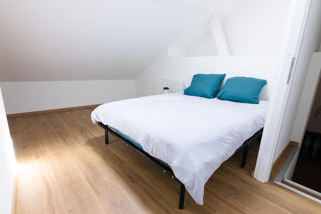 Near The Magic 6 Persons Apartment, 1 -minute Walk To Christmas Market! Apartment *