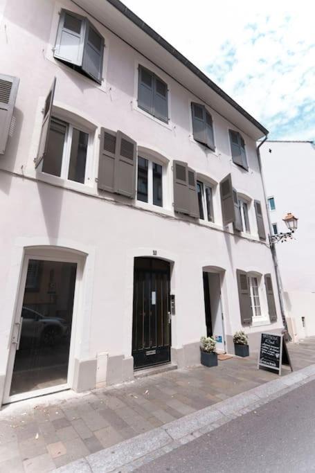 Near The Magic 6 Persons Apartment, 1 -minute Walk To Christmas Market! * Mulhouse