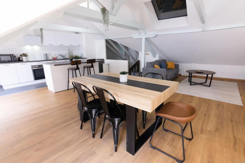 Near The Magic 6 Persons Apartment, 1 -minute Walk To Christmas Market! * Mulhouse
